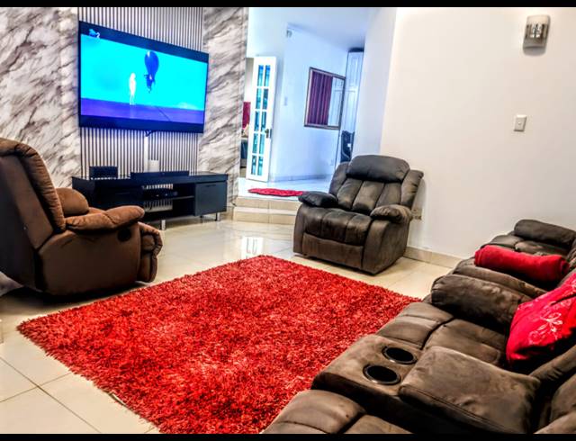 4 BEDROOM HOUSE FOR SALE IN ESCOMBE